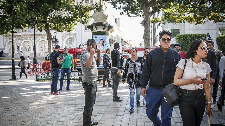 Tunus'ta bir kadın üzerindeki bombayı infilak ettirdi