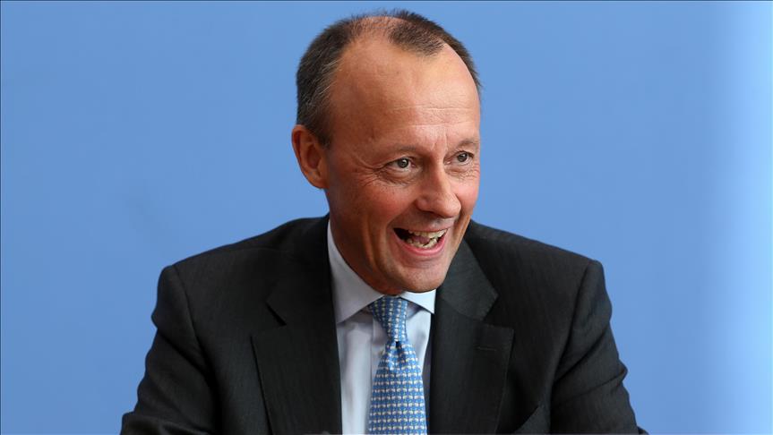 Merkel'in koltuğuna eski milletvekili Friedrich Merz talip oldu