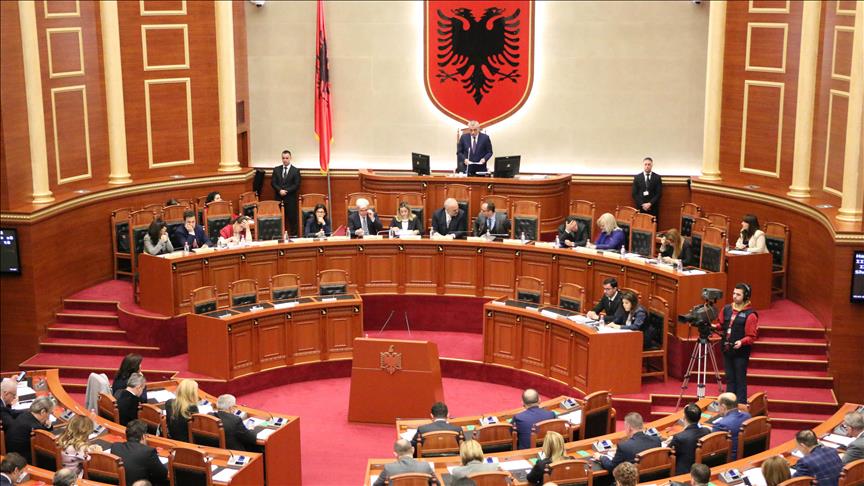 Ratifikohet marrëveshja për pikën e përbashkët kufitare Shqipëri-Mali i Zi