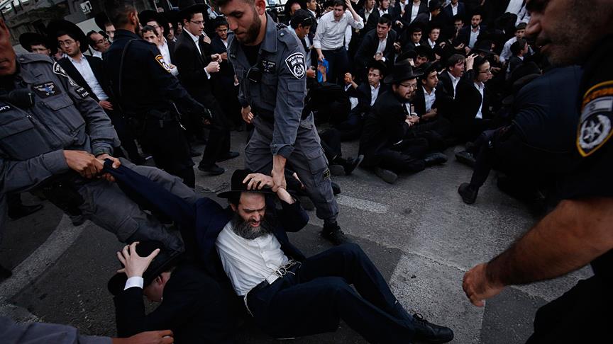 İsrail polisinden Ultra-Ortodoks Yahudilerin gösterisine müdahale 