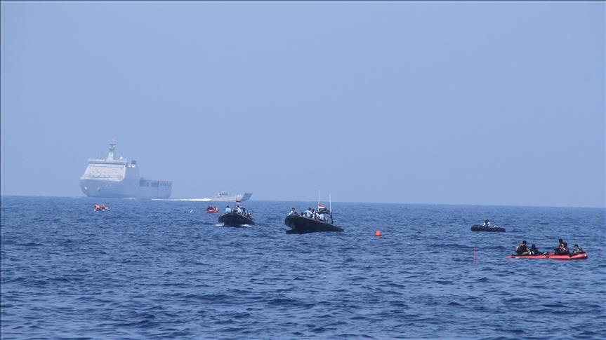 Los rescatistas indonesios han llenado 104 bolsas para cadáveres de las víctimas de accidente aéreo