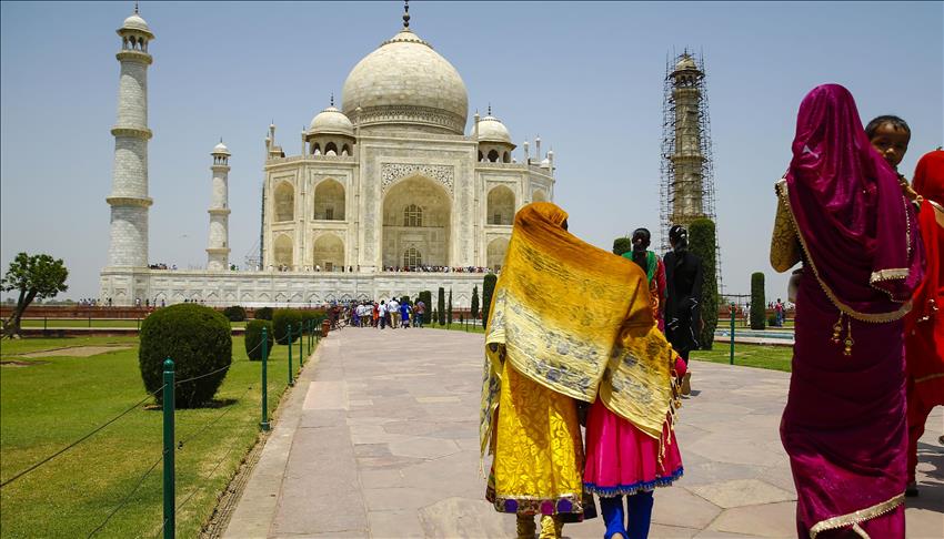 Taj Mahal’s mosque closed for prayers except on Fridays