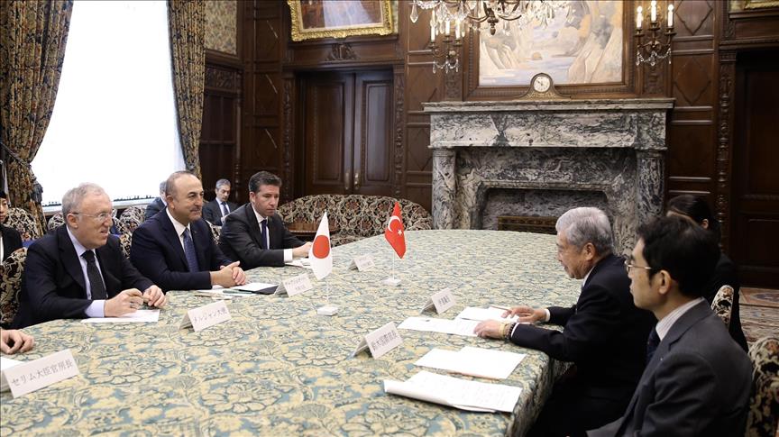 وزير الخارجية التركي يلتقي رئيس المجلس الاستشاري الياباني