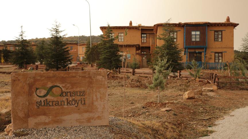 Sanatçılar ile köylüleri buluşturan köy