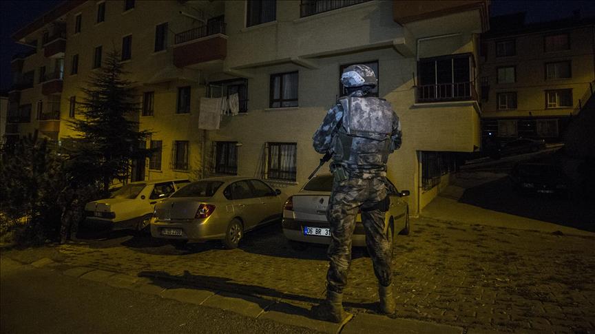 Cezaevine giren kocasının yerine çetenin başına geçti