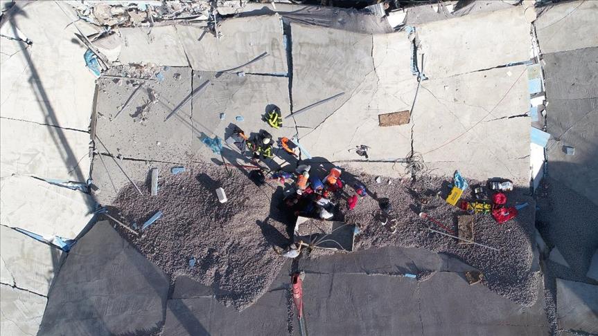 Seis cadáveres sacados de los edificios derrumbados en Francia
