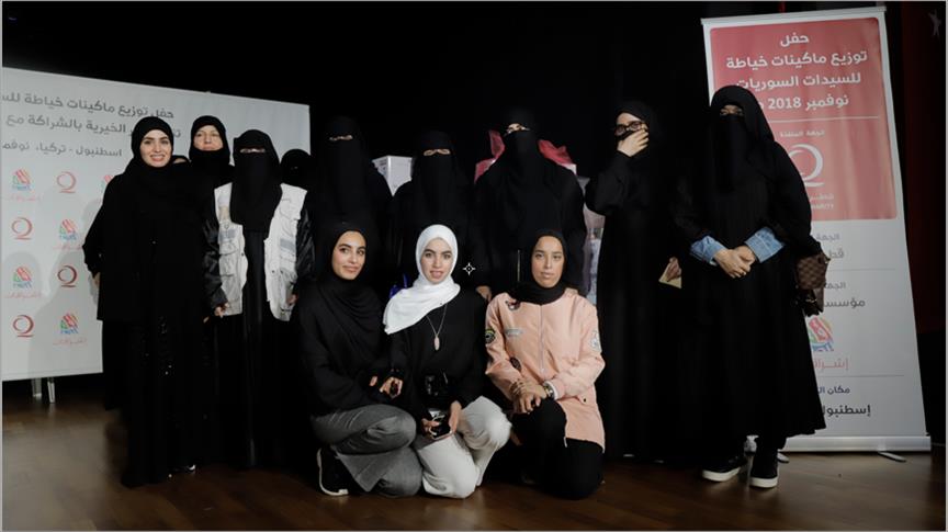 توزيع 100 ماكينة خياطة للنساء السوريات المنتجات بإسطنبول