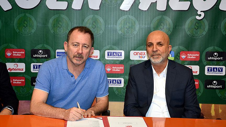 Alanyaspor Sergen Yalçın'la sözleşme imzaladı