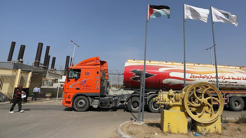 Gazzeliler Katar'ın yakıt yardımından memnun ama endişeli
