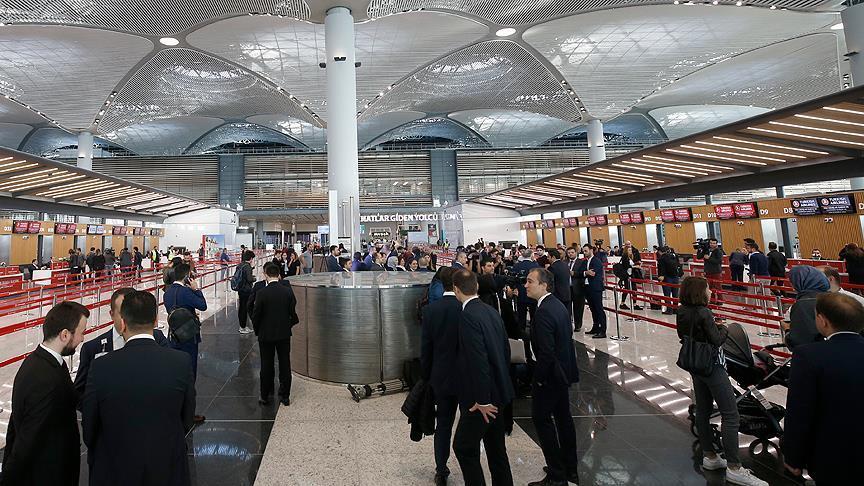 Numri i udhëtarëve në aeroportet e Stambollit rritet me 6.5 milionë