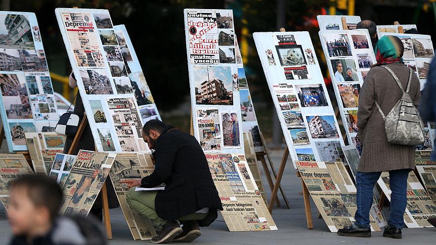 Depremin izleri fotoğraf karelerinde