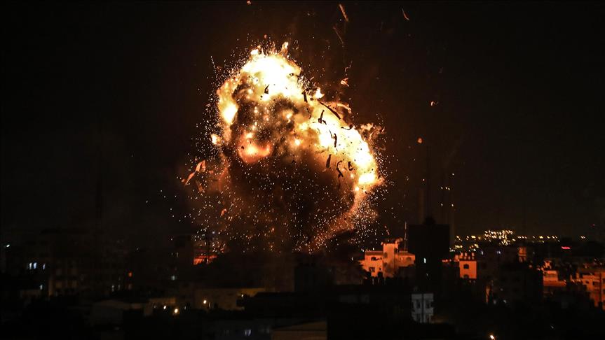 إسرائيل تدمر مقر فضائية الأقصى بغزة