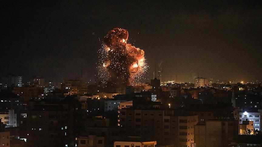 Israël pilonne le siège de la chaîne satellitaire al-Aqssa à Gaza