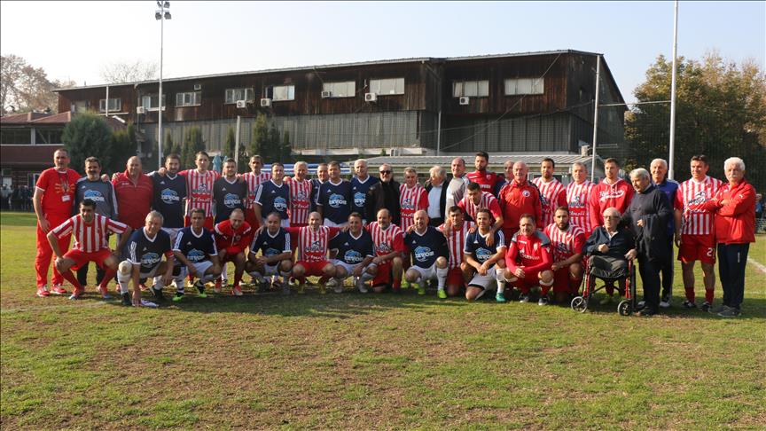 Фудбалски легенди од поранешна Југославија на ревијален меч во Скопје