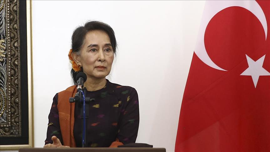 Tutup mata kekerasan militer, penghargaan HAM Suu Kyi resmi dicabut