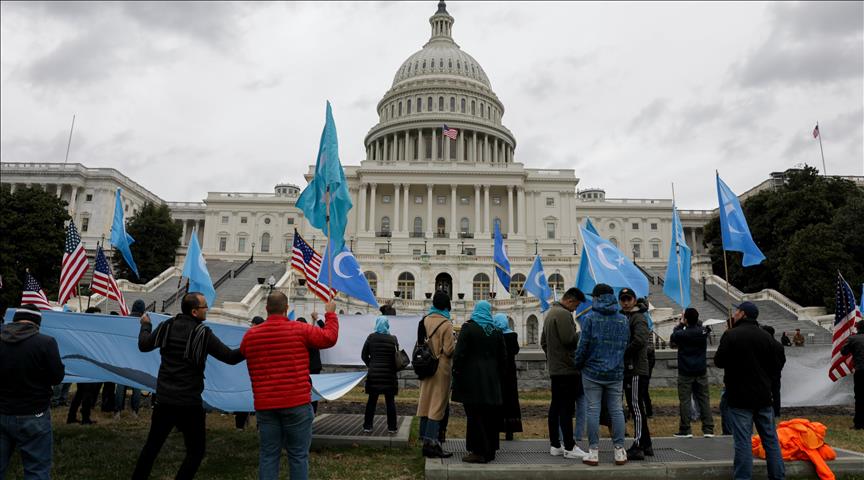 Cientos marchan en Washington en solidaridad con musulmanes de China