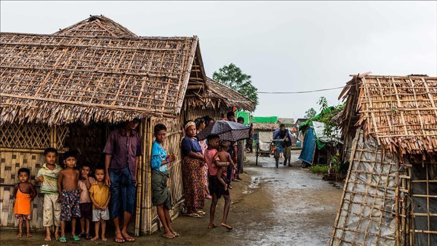 Bangladesh army enters Rohingya camps sparking fear