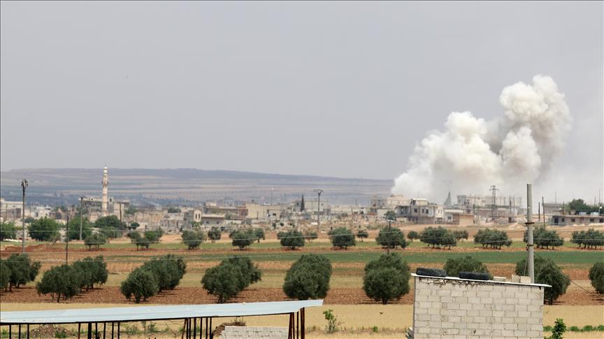 Unos 20 civiles mueren tras ataques en ciudad al este de Siria 