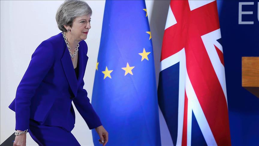 UK Cabinet approves draft Brexit deal