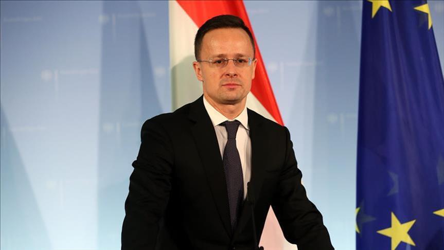 Сијарто: „Барањето на Груевски за азил е правно, а не политичко прашање“