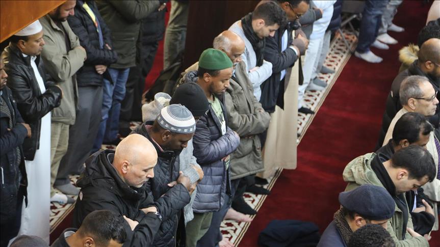 Hundreds offer funeral prayer for Khashoggi in London