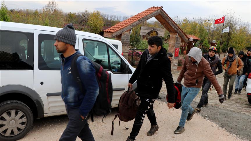  Over 450 irregular migrants held in western Turkey