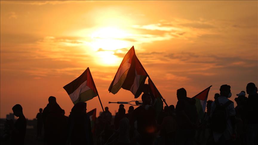 Gazans gather along Israel buffer zone for 34th Friday