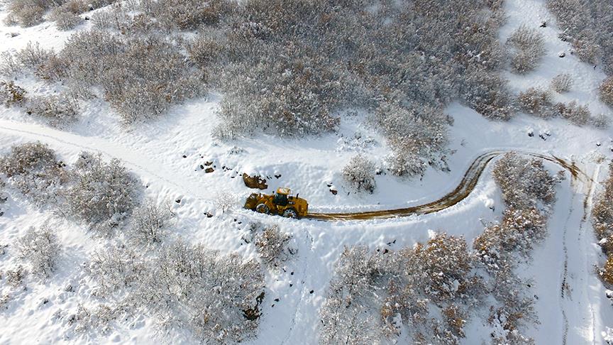 Kardan kapanan 37 yerleşim biriminin yolu ulaşıma açıldı