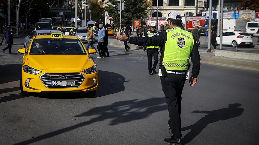 Emniyetten 10 ilde taksi denetimi