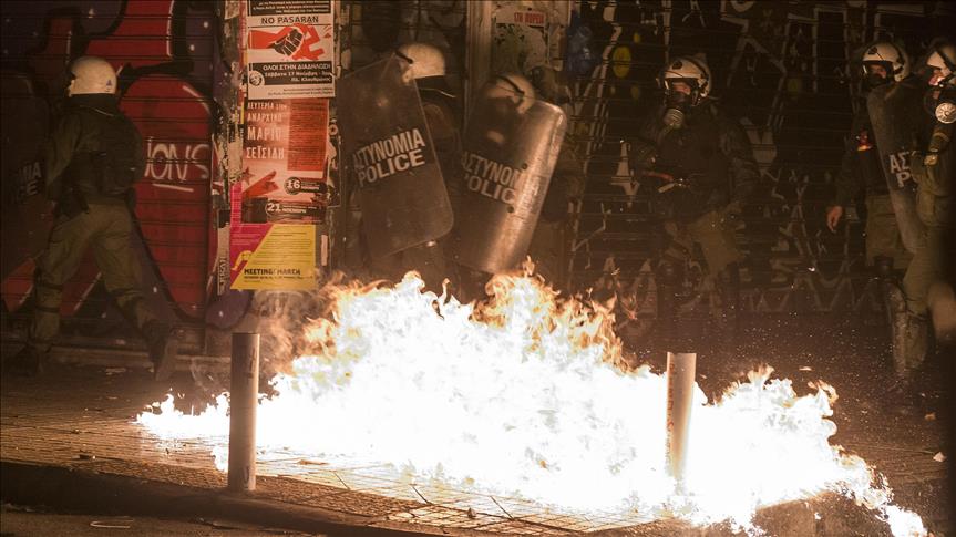 Përvjetori i protestave studentore në Greqi, 8 të arrestuar 