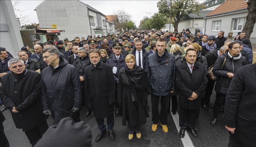 Десетици илјади луѓе во Колоната на сеќавањето на жртвите во Вуковар