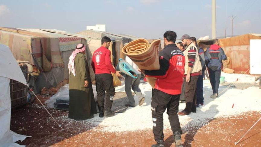 Turkish NGO distributes beds, blankets in Syria's Idlib