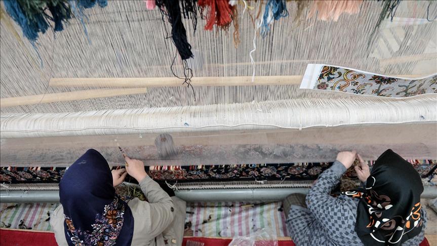 Alfombras iraníes buscan nuevos mercados después de sanciones de EEUU