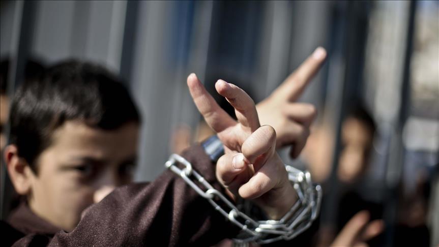 İsrail bu yıl 900'den fazla Filistinli çocuğu gözaltına aldı 