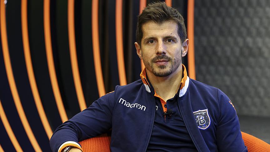 Medipol Başakşehir'in kaptanı Emre Belözoğlu: Bir Emre Belözoğlu'nun daha gelmesi iyi mi bilmiyorum