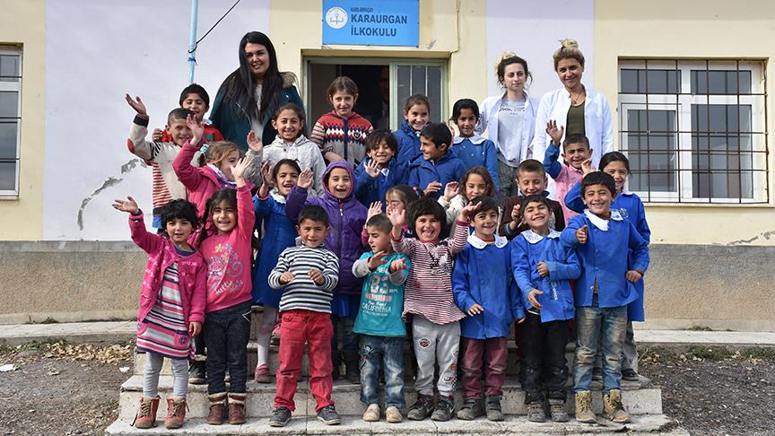 Köy okulunun fedakar kadın öğretmenleri