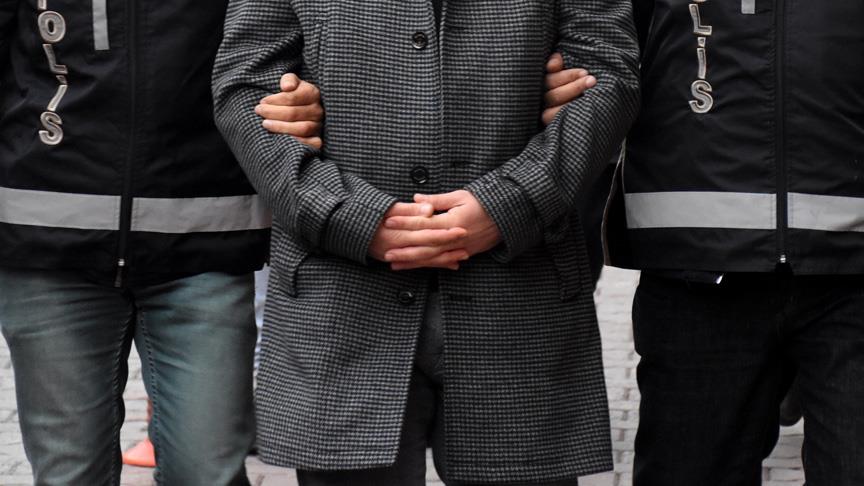 FETÖ'den tutuklanan kişiye örgütü öven sözlerin yazıldığı not kağıdı