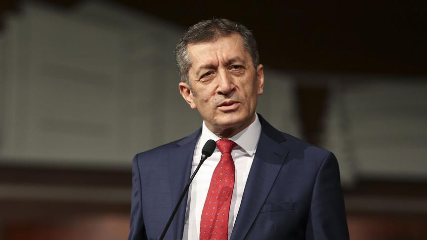 Bakan Selçuk'tan '#İyikiÖğretmenim' çağrısı