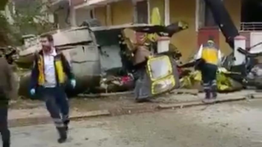 İstanbul Sancaktepe'de askeri helikopter düştü