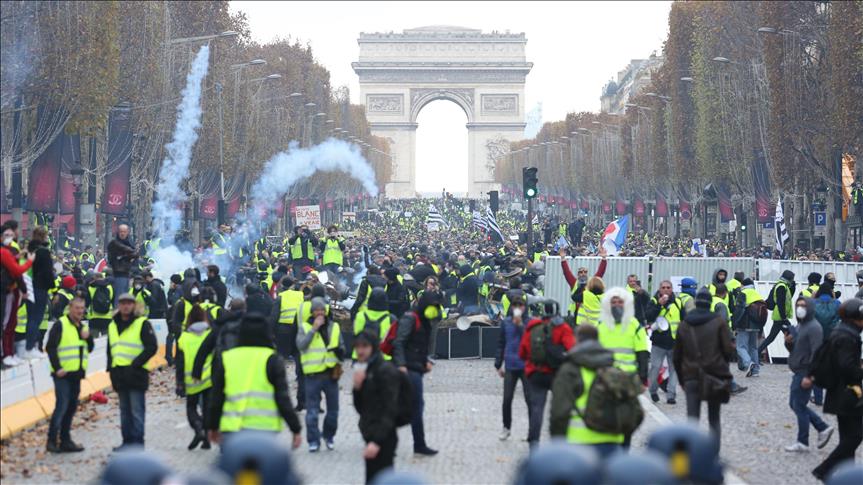 Francia: continúan las protestas por precios de los combustibles