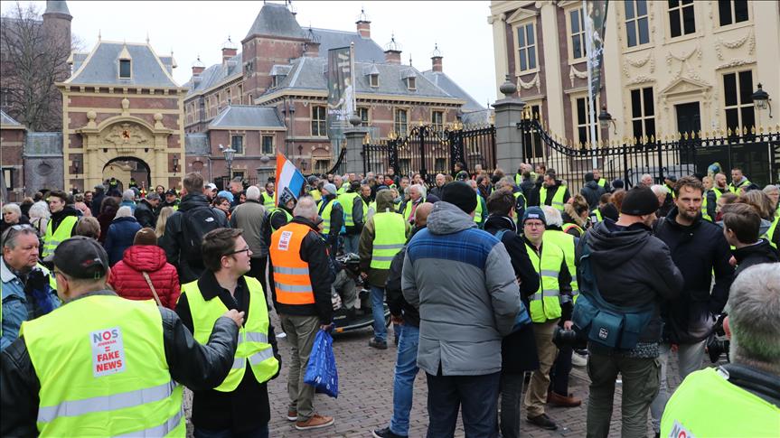 Protestas de los 'chalecos amarillos' se extendieron a Holanda