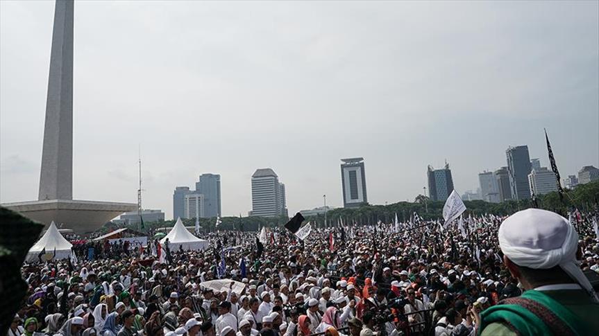 Indonesia: Millions gather for anti-government rally