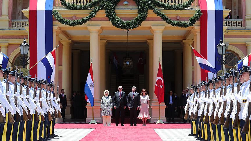 Cumhurbaşkanı Erdoğan'a Paraguay'da
