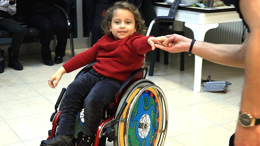 Tekerlekli Sandalyede Dans Ederek Mutlulugu Yakaladi