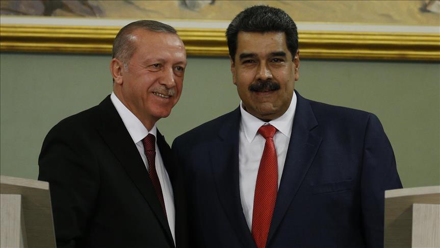 Maduro surprend Erdogan avec une chanson folklorique turque