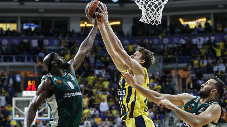 Fenerbahçe, Yunanistan deplasmanında