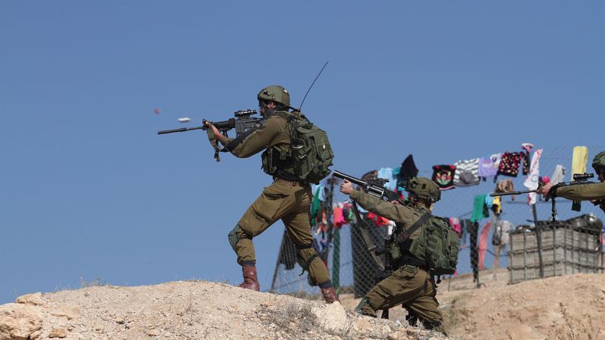 İsrail askerleri Gazze sınırında 33 Filistinliyi yaraladı
