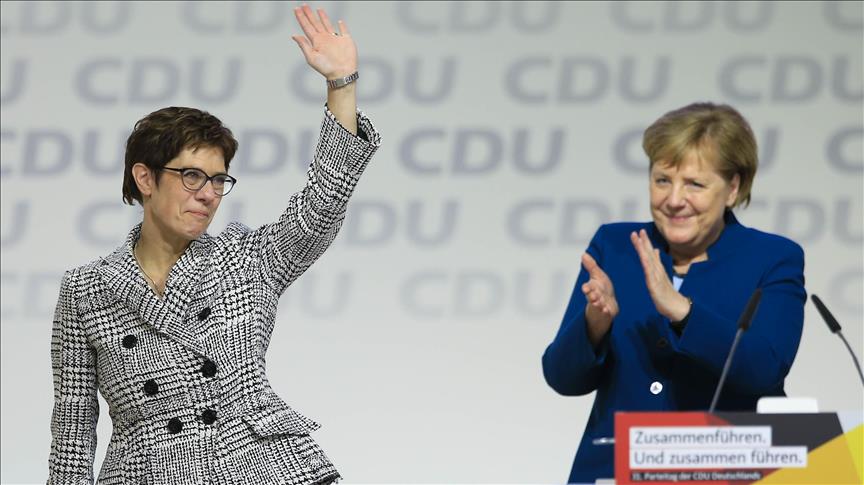 Annegret Kramp-Karrenbauer nasljedila Merkel na čelu CDU-a