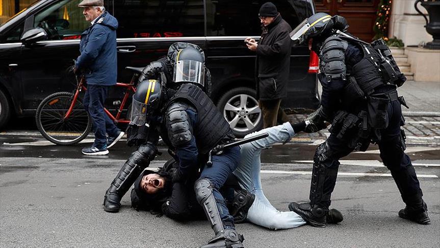 France/Gilets Jaunes: 700 interpellations dont 575 à Paris (ministère de l’Intérieur) 