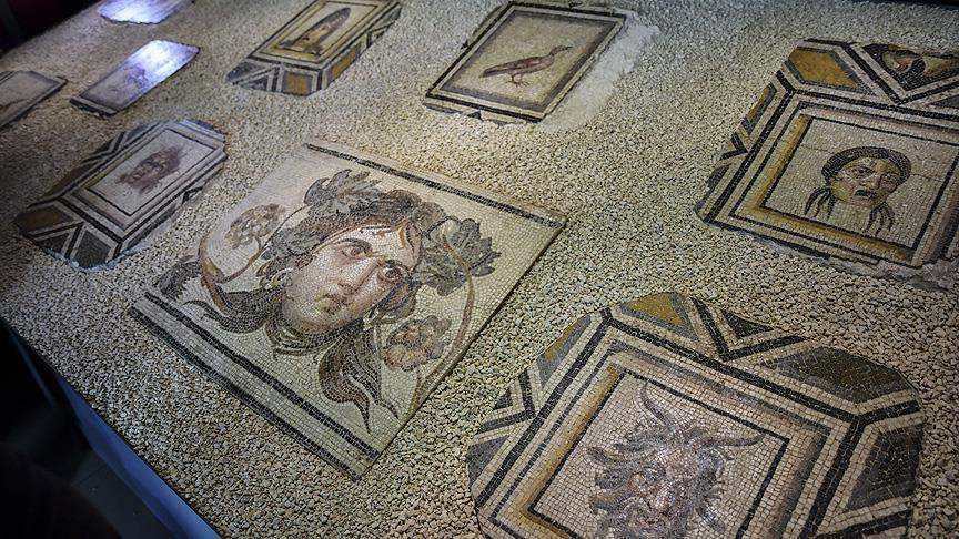 Returned 'Gypsy girl' mosaic pieces on show